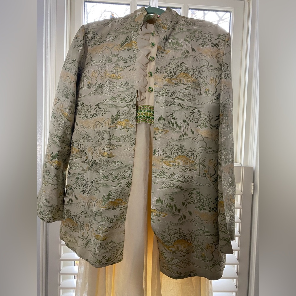 Vintage hand made Japanese outdoor sdwnic lined jacket with eye hook closure